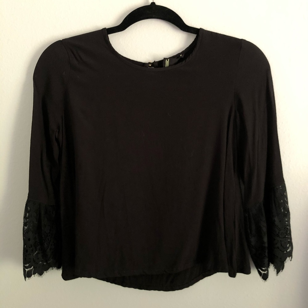 Black Cropped Blouse with Flowy Sleeves